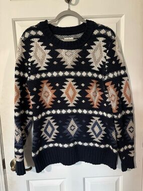 Women’s LL Bean Signature sweater. Heavy, cozy, warm. 100% cotton. Large.